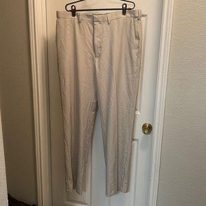 Haggar classic fit. 38x34. Never worn